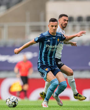 Djurgårdens Haris Radetinac och Örgrytes Adam Bergmark