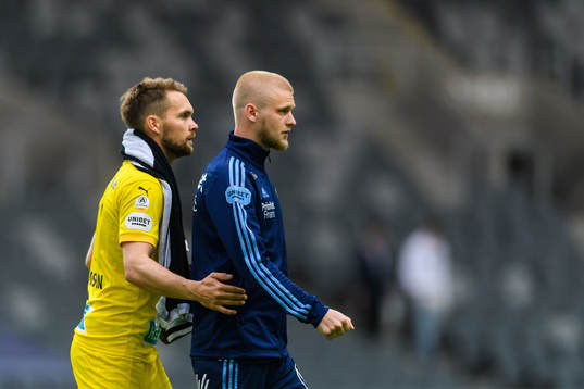 Örebros målvakt Oscar Jansson och Djurgårdens Kalle
