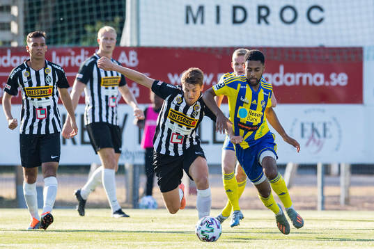 Bläddra bland fler bilder av Fotboll, Div 1 södra, herr, Landskrona - Eskilsminne