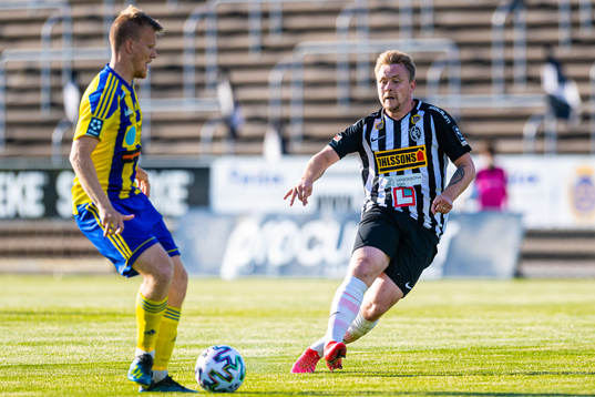 Eskilsminnes Victor Wahlgren och Landskronas Niklas Nielsen