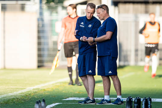 Eskilsminnes tränare André Petersson och lagledare Derik