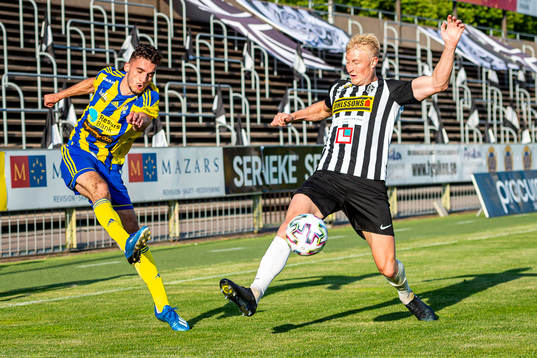 Eskilsminnes Gjenis Zeqiri och Landskronas Viktor Wihlstrand