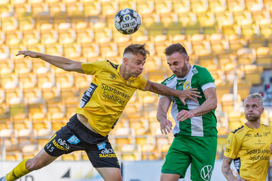 Elfsborgs Leo Väisänen och Hammarbys Muamer Tankovic