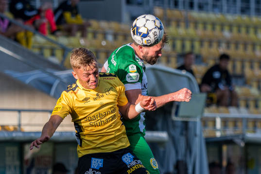 Elfsborgs Jesper Karlsson och Hammarbys Mads Fenger Nielsen
