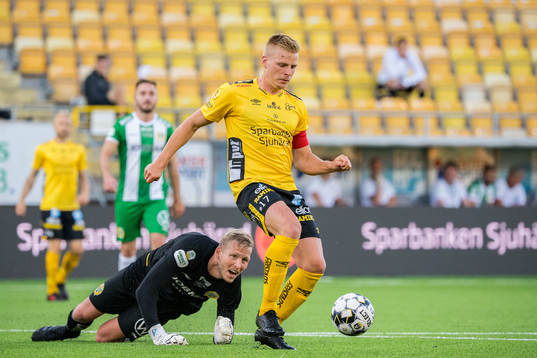 Hammarbys målvakt David Ousted och Elfsborgs Per Frick