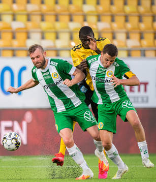 Hammarbys Mads Fenger Nielsen och Jeppe Andersen mot
