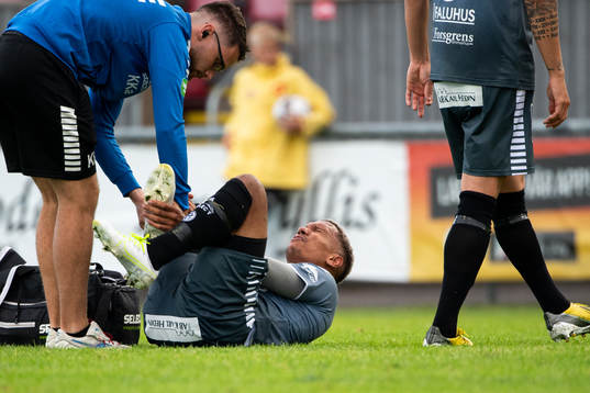 Brages Seth Kanteh Hellberg har ont