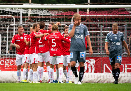 Degerfors spelare jublar