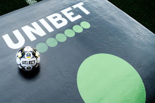 Unibets logga och matchboll