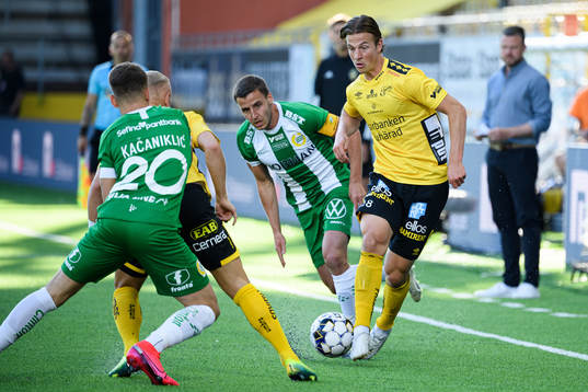 Elfsborgs Simon Olsson och Hammarbys Jeppe Andersen