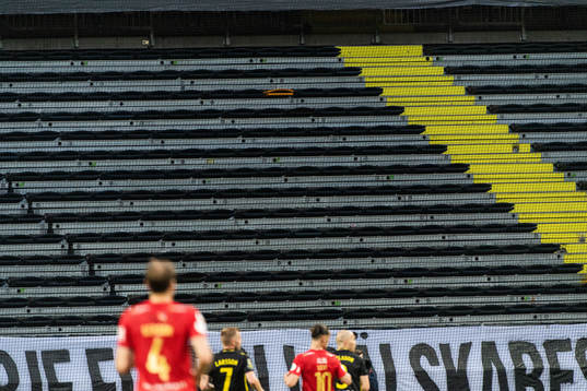 Tomma läktare på friends arena