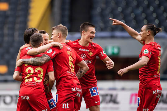 IFK Norrköpings spelare jublar