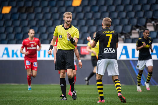 s Sebastian Larsson
