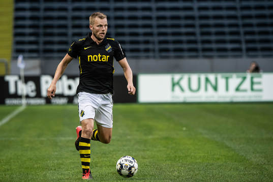s Sebastian Larsson