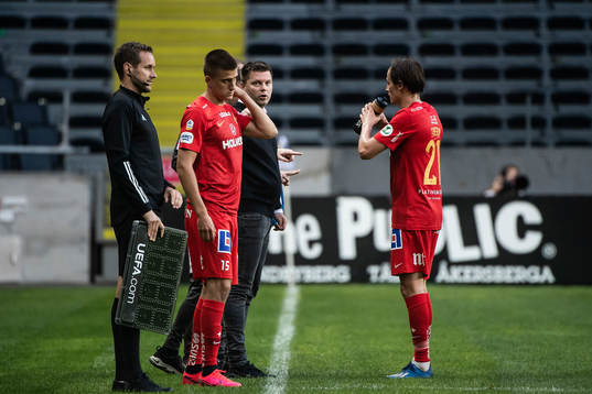 IFK Norrköpings tränare Jens Gustafsson med Carl Björk