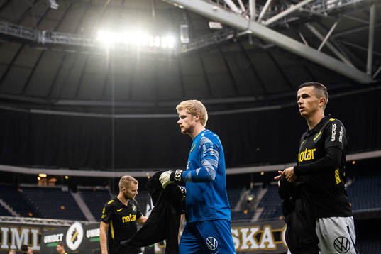 s målvakt Jacob Haugaard och Jasir Asani