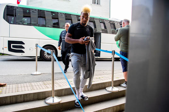 Bismar Acosta of Brann arrives