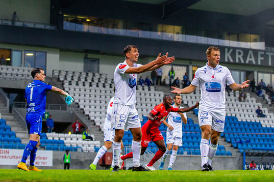 Goalkeeper Helge Sandvik, Fredrik Pallesen Knudsen and