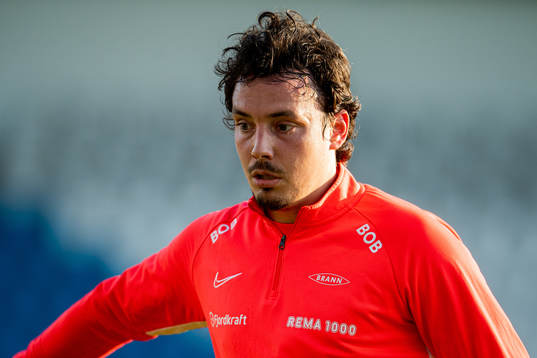 Vegard Forren of Brann warms up