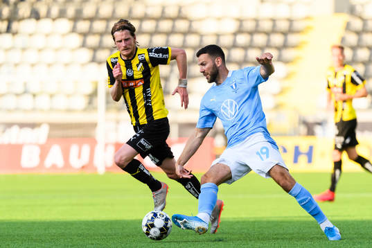 Häckens Erik Friberg och Malmö FFs Erdal Rakip