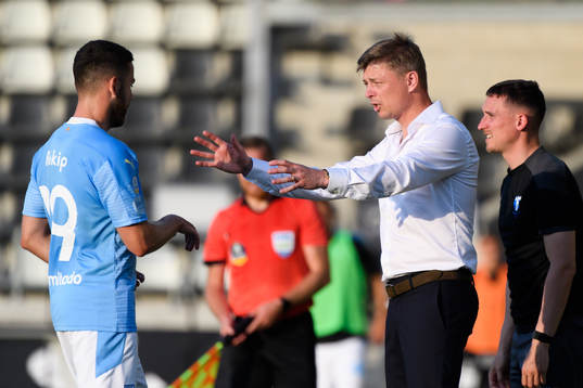 Malmö FFs Erdal Rakip och tränare Jon Dahl Tomasson