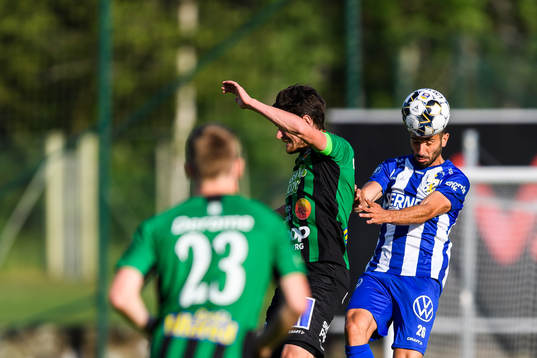 Varbergs Robin Tranberg och IFK Göteborgs André Calisir