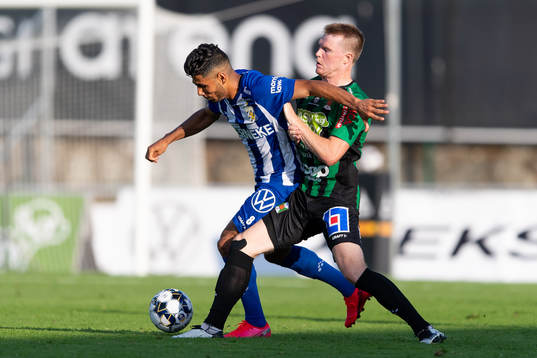 IFK Göteborgs Hosam Aiesh och Varbergs Anton Liljenbäck