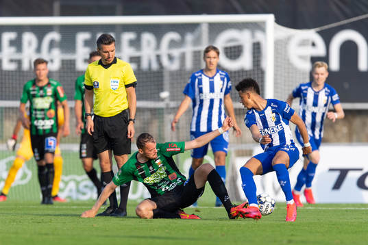 Varbergs Albert Ejupi och IFK Göteborgs Tobias Sana
