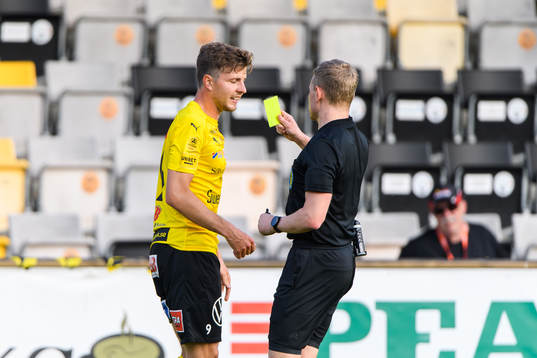 Mjällbys Joel Nilsson tilldelas en varning