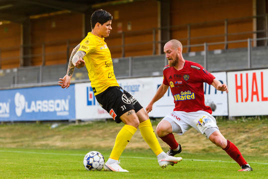 Falkenbergs Christoffer Carlsson och Mjällbys David