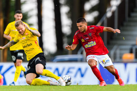Falkenbergs Edi Sylisufaj och Mjällbys David Löfquist