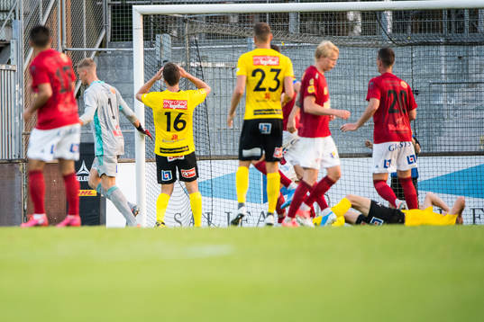 Mjällbys Jacob Bergström  deppar