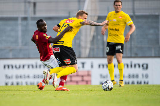 Falkenbergs Nsima Peter och Mjällbys David Löfquist