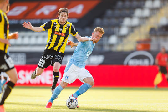 Häckens Erik Friberg mot Malmö FFs Anders Christiansen