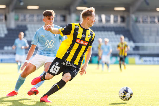 Häckens Adam Andersson och Malmö FFs Tim Prica