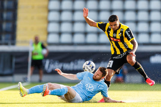 Malmö FFs Lasse Nielsen och Häckens Ahmed Yasin