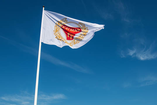 En Kalmarflagga vajar
