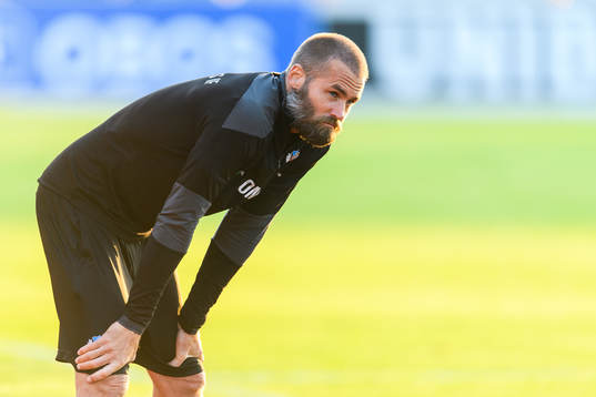 Helsingborgs tränare Olof Mellberg deppar