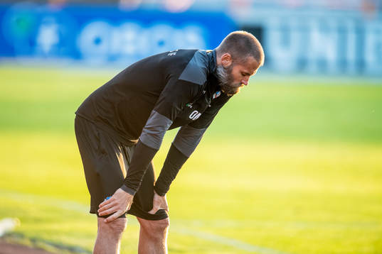 Helsingborgs tränare Olof Mellberg deppar