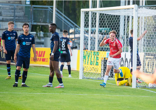 Kalmars Isak Magnusson jublar