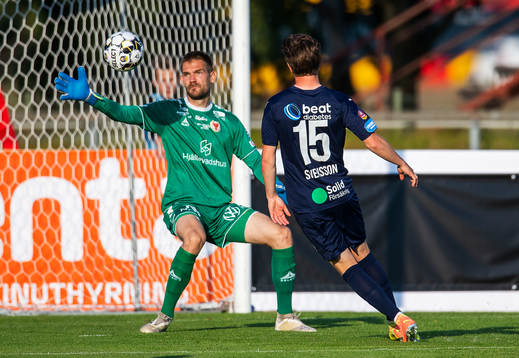 Kalmars målvakt Lucas Hägg-Johansson och Helsingborgs Max