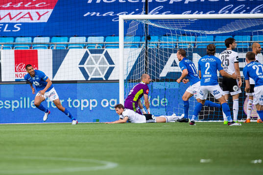 Ohikhuaeme "Ohi" Omoijuanfo of Molde celebrates