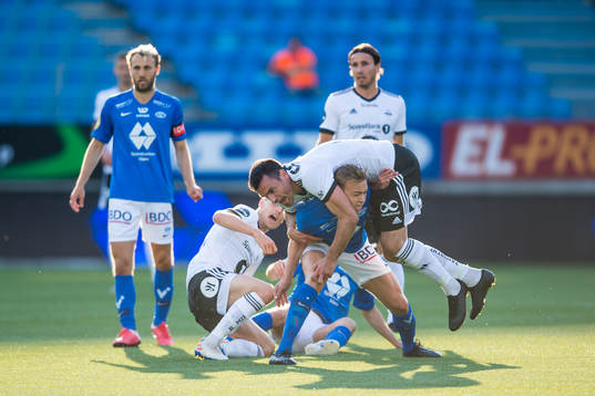 Dino Islamovic of Rosenborg and Martin Skjelbreid Ellingsen