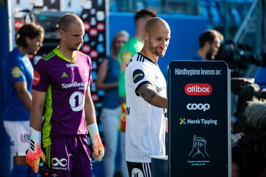 Andre Hansen and Tore Reginiussen of Rosenborg