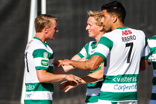 Västerås spelare jublar
