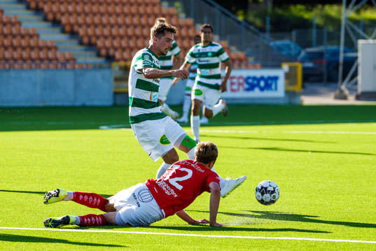 Västerås Filip Tronet och Degerfors Erik Lindell