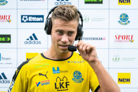 Lunds Jakob Ottosson i en intervju med media