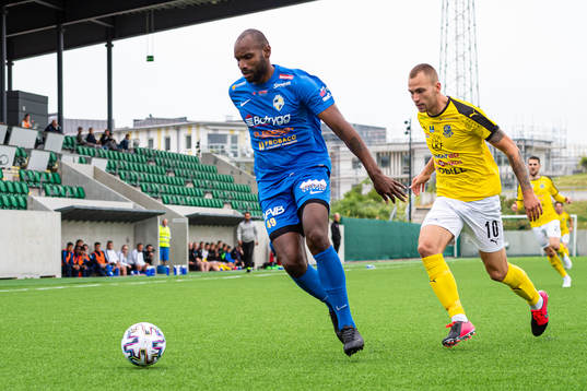 Linköpings Almir Gullit dos Santos och Lunds Filip Bohman