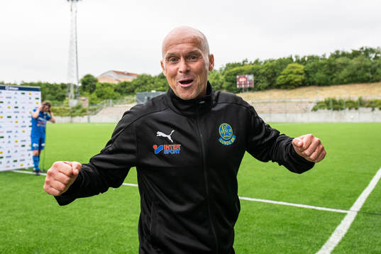 Lunds tränare Anders Grimberg jublar