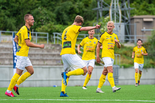 Lunds Noel Hansson jublar med lagkamrater